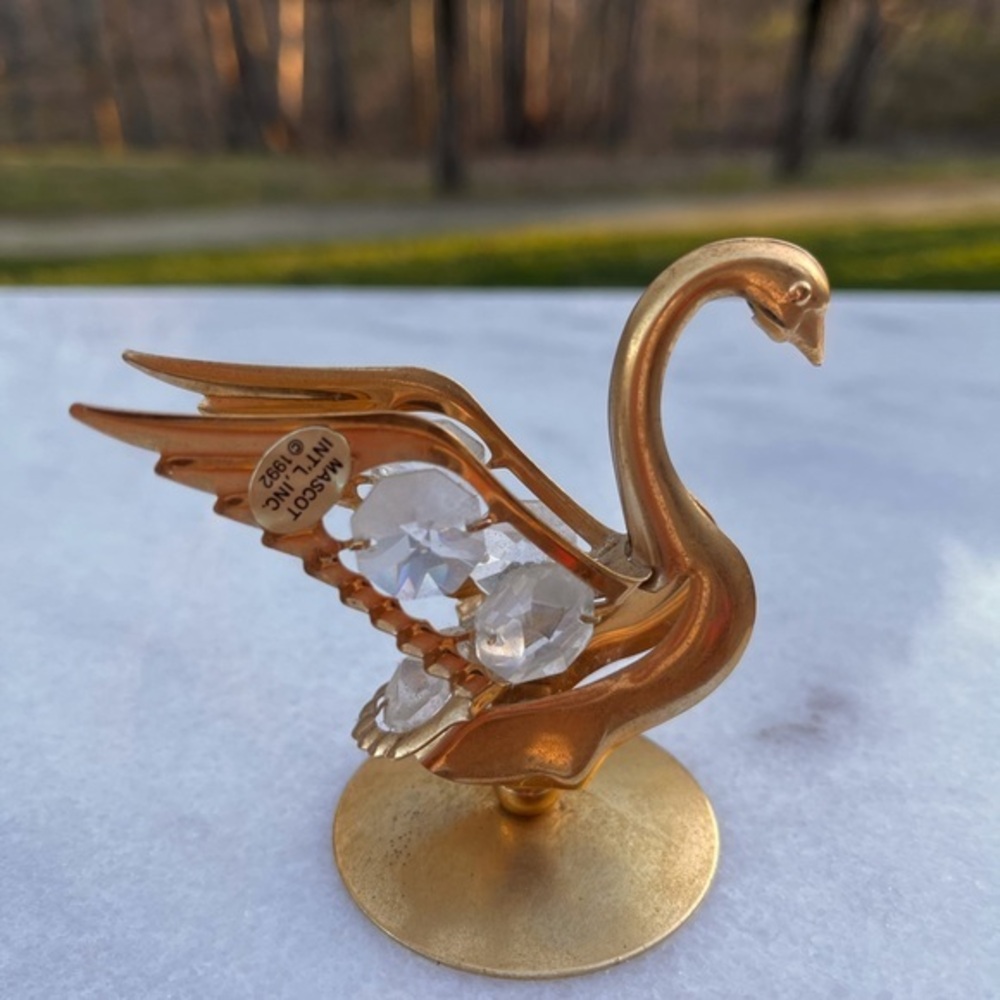 VINTAGE USA MASCOT GOLD PLATED SWAN FIGURINE AUSTRIAN CRYSTAL DESIGN